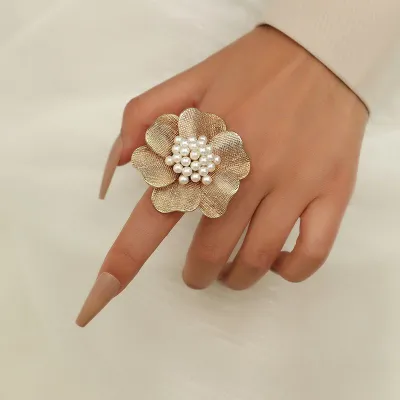 Big Flower Pearl Adjustable Finger Ring 