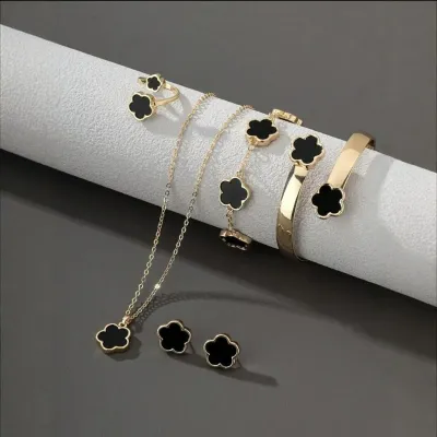  5 Pcs Petal Clover Jewellery Necklace Set 