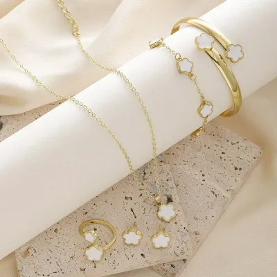  5 Pcs Petal Clover Jewellery Necklace Set 