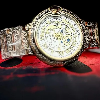 Keep Moving White Retro Men's Watch