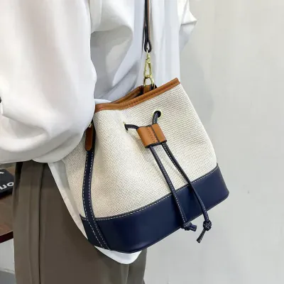 VERSATILE KOREAN VERSION HANDBAG GB-5095Bl