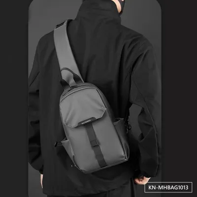 EDHE WALKER CHEST BAG