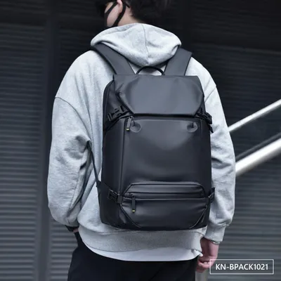 SLEEK ESSENCE BACKPACK