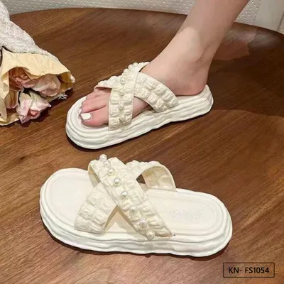 BLOOM STRIDE FEMALE SLIPPERS