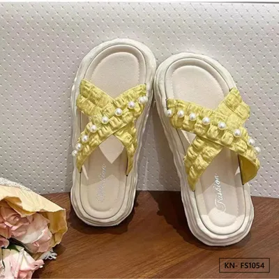 BLOOM STRIDE FEMALE SLIPPERS