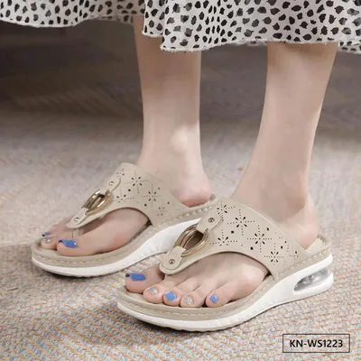 STRIDE LUXE WOMEN'S SANDAL