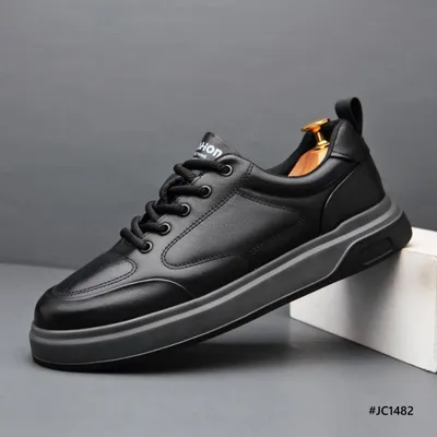 Cowhide Genuine Leather Breathable Sports Shoes