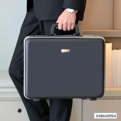 Polished Grain Executive Bag