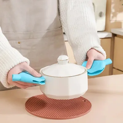  2 in 1  Silicone Funnel and Heat Insulation Clip (1 Pair)