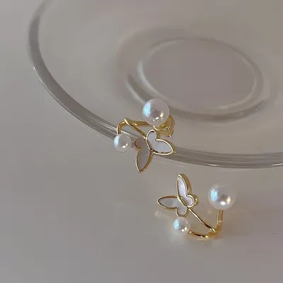 Trendy Butterfly Shaped Pearl Earrings