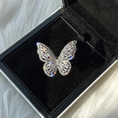 Rhinestone Butterfly Shiny Finger Ring