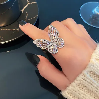Rhinestone Butterfly Shiny Finger Ring