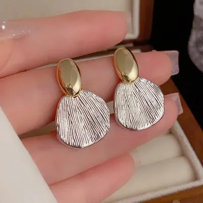 Fashionable Shell Dangle Earring