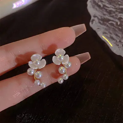  Korean Pearl Floral White Earrings