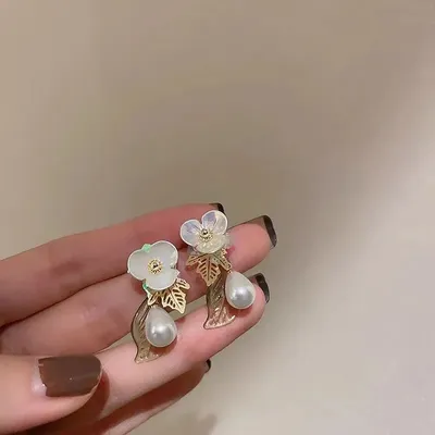 Flower Design Faux Pearl Drop Earrings