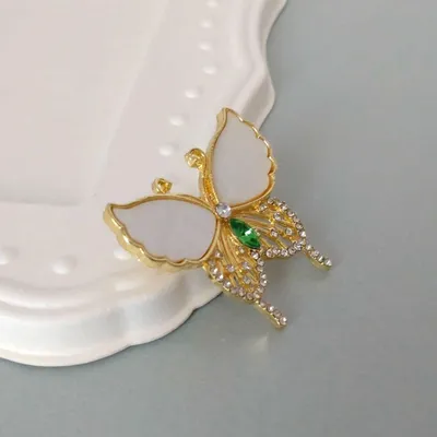 Sparkling Zircon Green Stone Butterfly Brooch