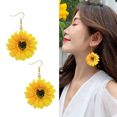 Vintage Acrylic Sunflower Dangle Earrings