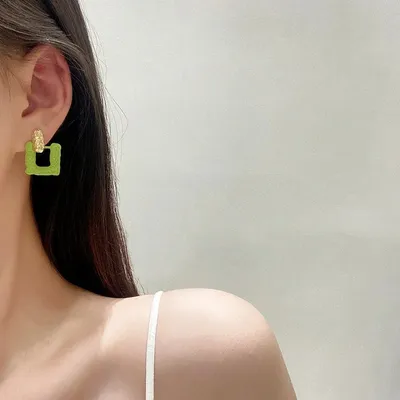 Women Chic Green Square Shaped Drop Earrings
