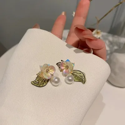 Korean Floral Pearl Leaf Design Earrings