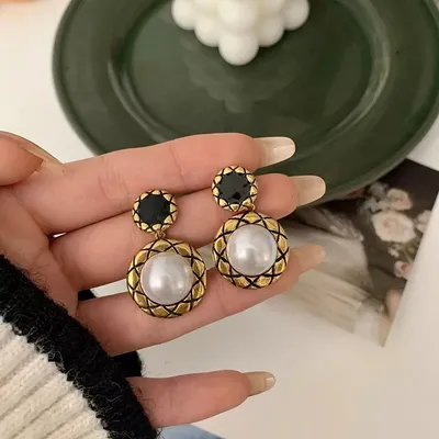 Vintage Pearl Black Dangle Drop Earrings 