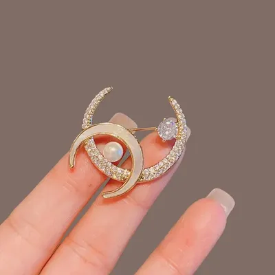 Shiny Rhinestone Moon Design Hijab Brooch