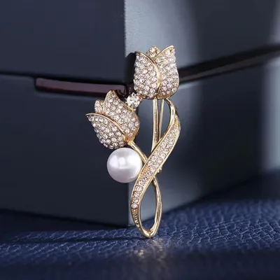 Rhinestone Flower Pearl Brooch 