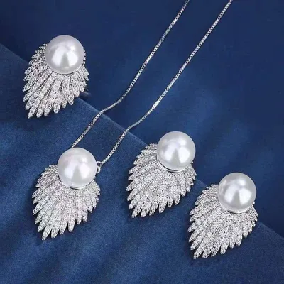 Luxury Pearl Leaf Shape Necklace Stud Earring Set