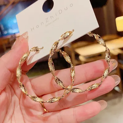 Twisted Glittery Hoop Earrings (1 pair)