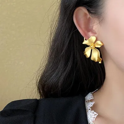 Gold Flower Design Statement Earring