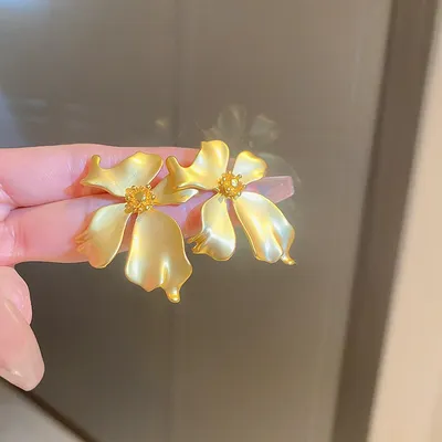 Gold Flower Design Statement Earring