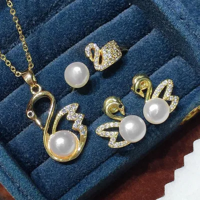 Swan Stud Pearl Crystal Necklace Set (4 pcs)
