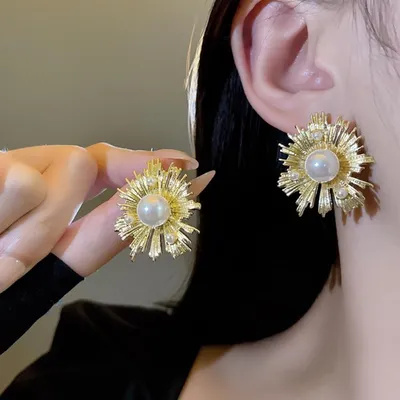 Elegant Faux Pearl Shell Design Earrings