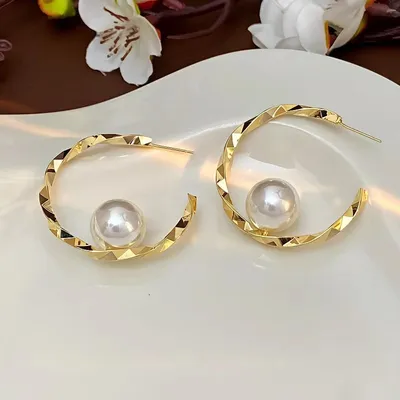 Elegent Big Pearl Geometric Stud Earring