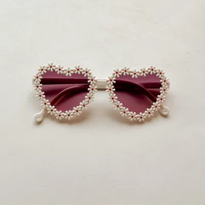 Cute Flower Design Love Shaped Sunglass