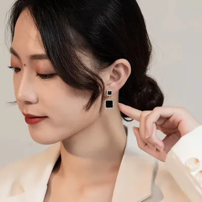 Shiny Double Black Square Design Earrings