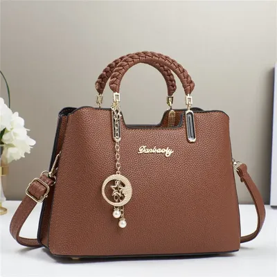 Fashionable And Atmospheric Trendy Bag