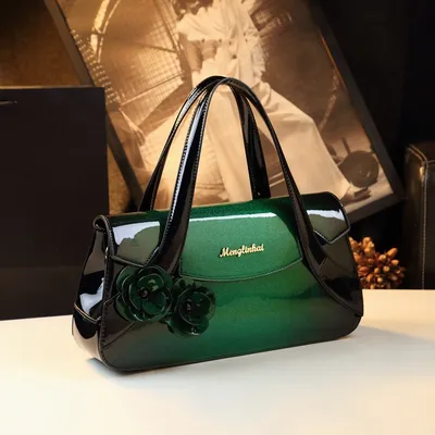 Fashionable shoulder bag 