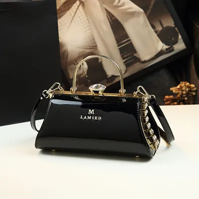 Fashionable one-shoulder bag 