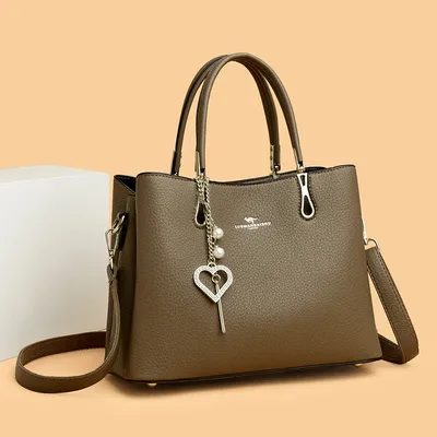  Casual versatile shoulder bag 