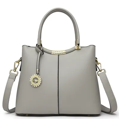 Casual large capacity shoulder bag 