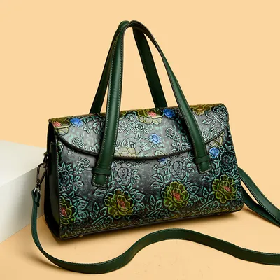 Large capacity ethnic handbag 