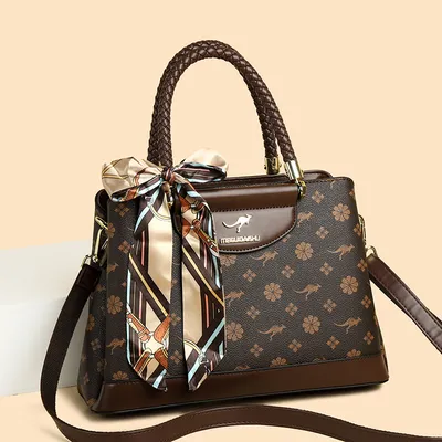 Light Luxury Messenger Handbag
