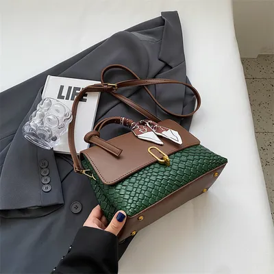 Small Square Commuting Shoulder Bag