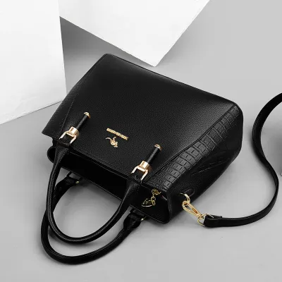 Large capacity shoulder bag HB46292