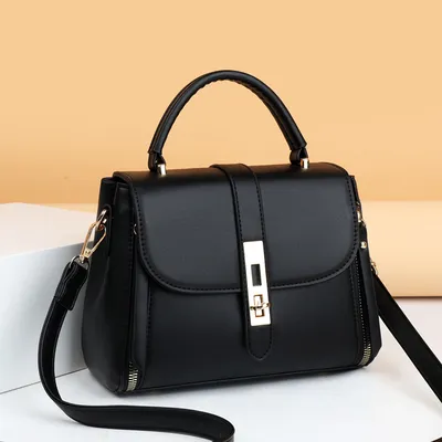 Fashionable Crossbody bag 