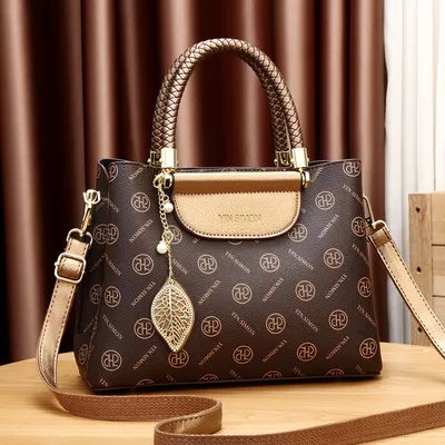 Elegant shoulder bag 