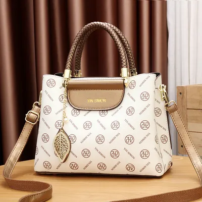 Elegant shoulder bag 