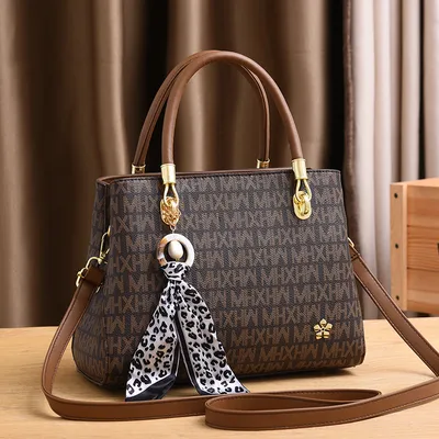  Large Capacity Shoulder Bag 