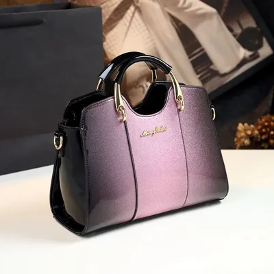Fashionable universal shoulder bag 
