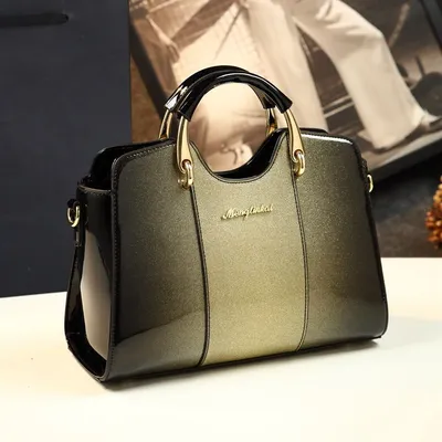 Fashionable universal shoulder bag 